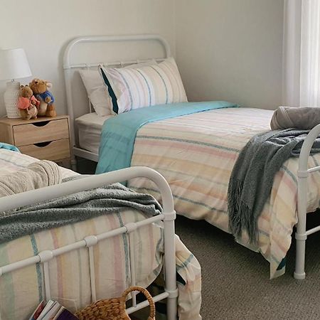 Ballarat Holiday Homes - Hopetoun Cottage - Minutes From Ballarat Cbd - Sleeps 1 To 6 Exterior photo